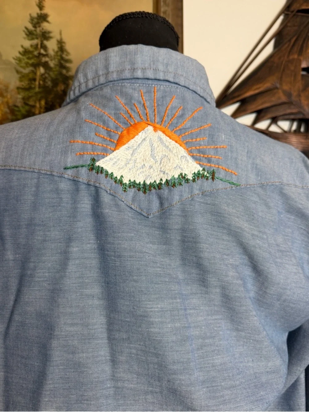 Vintage 1970s Hand Embroidered Chambray Botton Down Shirt Wrangler - Picture 9 of 14